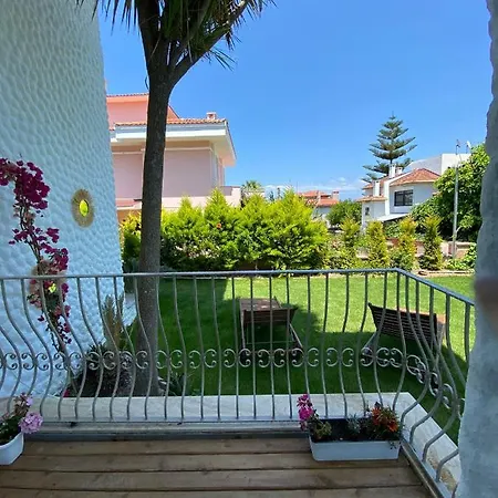 Flora Boheme Butik Hotell *