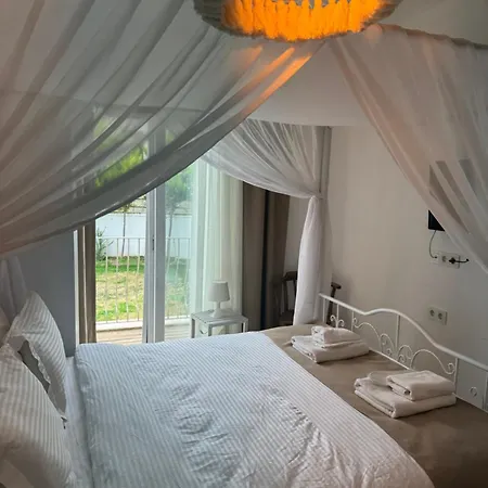 Flora Boheme Butik Hotell *