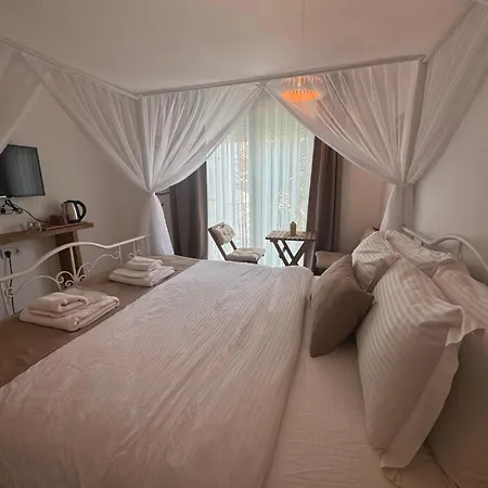 Flora Boheme Butik Hotell *