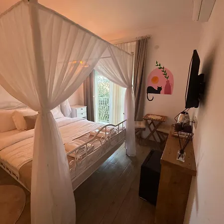 Flora Boheme Butik Hotell